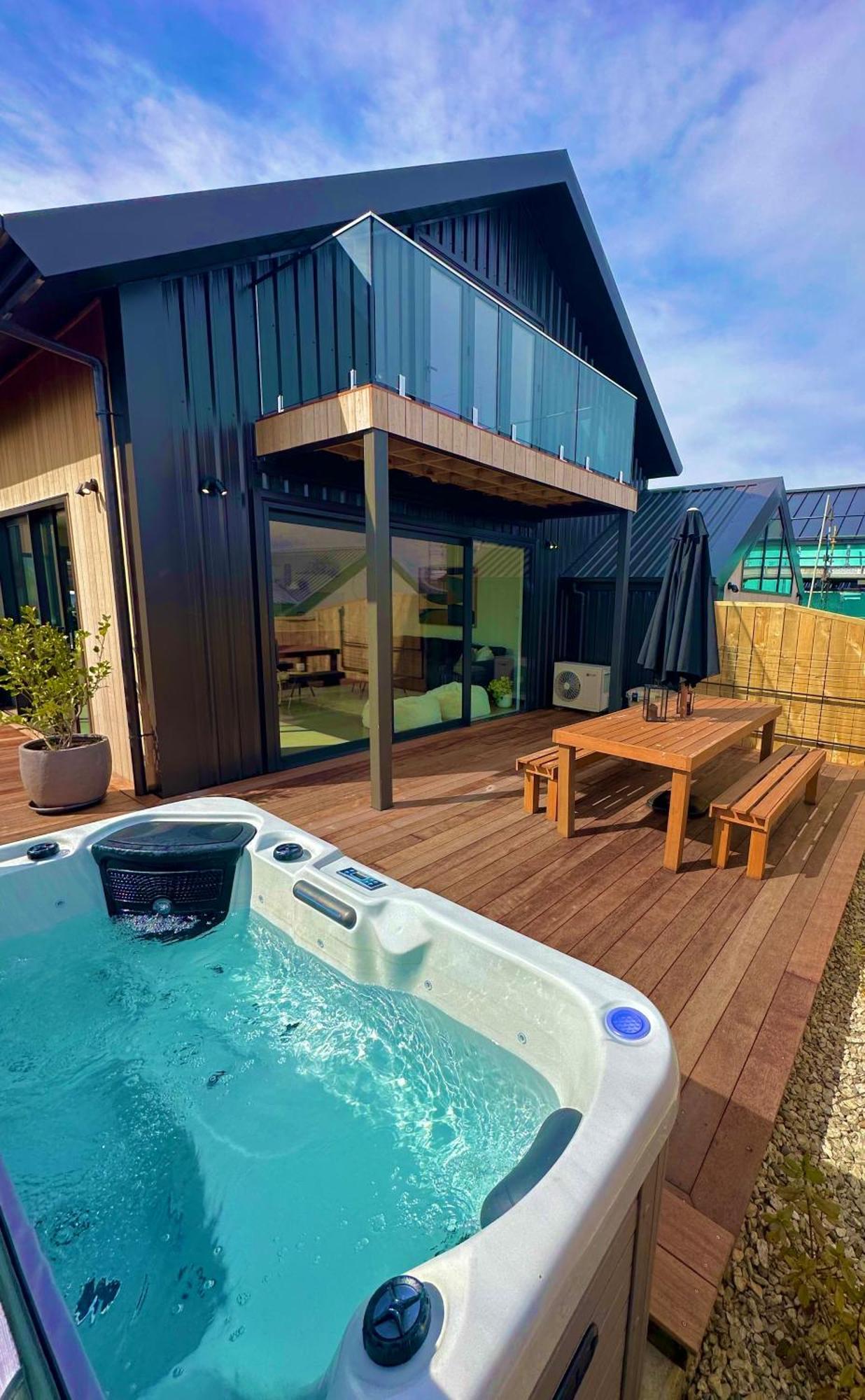 Remarkable View With Hot Tub Frankton Esterno foto