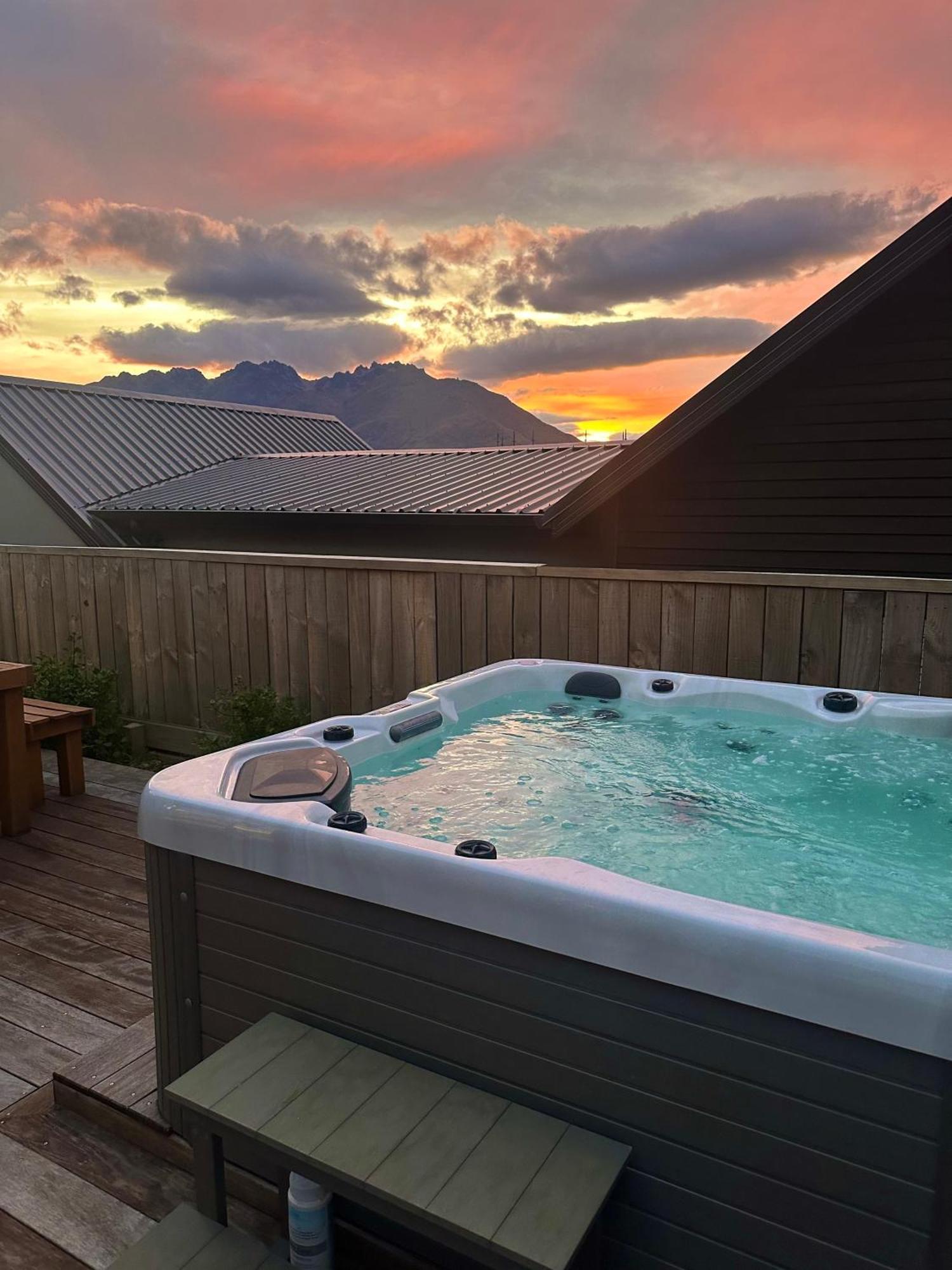 Remarkable View With Hot Tub Frankton Esterno foto